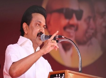 ടി.വി.കെ സർക്കാർ ഏതു നിമിഷവും താഴെ വീഴും; ‍ഡി.എം.കെ പ്രവർത്തകർ തയ്യാറായിരിക്കണമെന്ന് എം.കെ.സ്റ്റാലിൻ