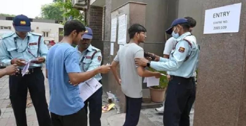 നീറ്റ് ചോദ്യപേപ്പർ ചോർച്ച: 10 ലക്ഷം രൂപയ്ക്ക് പിതാവ് ചോദ്യപേപ്പർ വാങ്ങി; മകന് കിട്ടിയത് 720ൽ 107 മാർക്ക്
