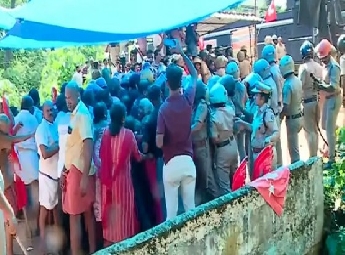 യു.ഡി.എഫ് സർക്കാരിന് തുടക്കത്തിലേ കല്ലുകടിയായി മലയിടംതുരുത്തിലെ കുടിയൊഴിപ്പ...