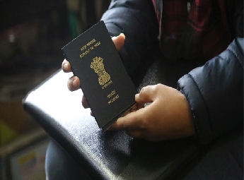 വിദേശത്ത് ഒളിവിൽ കഴിയുന്ന 10 ഗുണ്ടകളുടെ പാസ്‌പോർട്ട് റദ്ദാക്കാൻ നീക്കം; കേന...