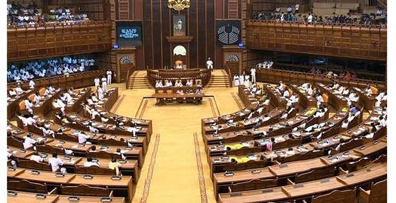 നിയമസഭയിൽ സത്യപ്രതിജ്ഞാ തിരക്ക്; ആദ്യ വനിതയായി ഒ.എസ്. അംബിക, കൈകൊടുത്ത് ഗോവിന്ദനും പിണറായിയും ശ്രദ്ധാകേന്ദ്രം