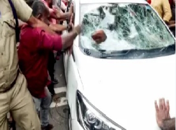 ഇ.ഡി ഉദ്യോ​ഗസ്ഥർക്കെതിരായ ആക്രമണം: 7 പേർ അറസ്റ്റിൽ, 6 പേരെ സി.പി.എം കൈമാറി; വധശ്രമത്തിന് കേസ്