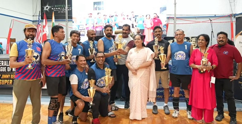 ജിമ്മി ജോർജ് വോളിബോൾ 40+ വിഭാഗം: ഹൂസ്റ്റൺ ചലഞ്ചേഴ്‌സിനെ വീഴ്ത്തി കാലിഫോർണിയ ബ്ലാസ്റ്റേഴ്‌സ് ജേതാക്കൾ; കോർട്ടിൽ ആവേശമായി സിനിമാതാരം തമ്പി ആന്റണിയും