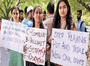 സിബിഎസ്ഇയിൽ മൂല്യനിർണയ വിവാദം പുകയുന്നു; ചെയര്‍മാനെയും സെക്രട്ടറിയെയും മാറ്റി, ടെൻഡർ നടപടിയിൽ കേന്ദ്ര അന്വേഷണവും