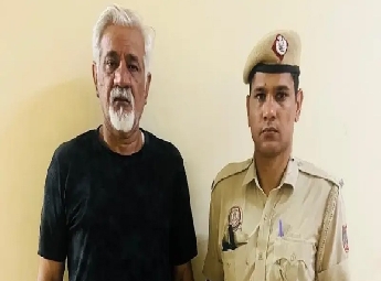 ഡൽഹി ഹോട്ടൽ തീപിടിത്തം: രക്ഷാപ്രവർത്തനത്തിന് നിൽക്കാതെ മടങ്ങിയെന്ന് ഉടമയുടെ മൊഴി; കസ്റ്റഡിയിൽ എടുത്ത് അന്വേഷണം ശക്തമാക്കി