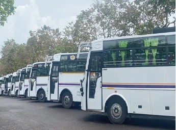 ടൂറിസ്റ്റ് ബസുകൾ കളറാകുമോ? വെള്ള മാറ്റാനുള്ള ശുപാർശയുമായി ട്രാൻസ്പോർട്ട് അത...