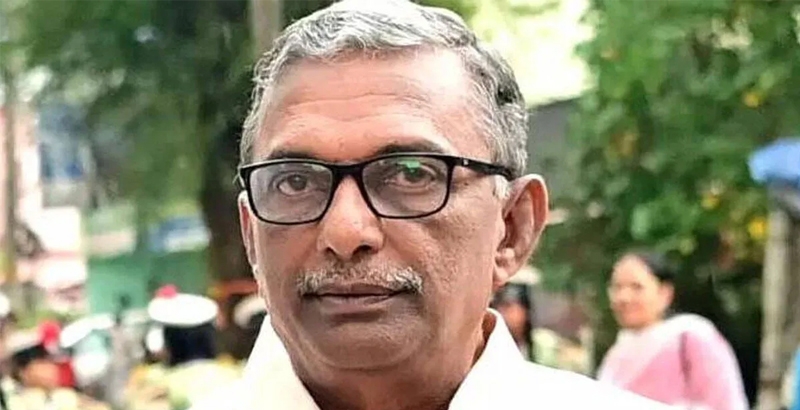 എ പദ്മകുമാറിനെ സി പി എം സസ്പെന്‍ഡ് ചെയ്തു