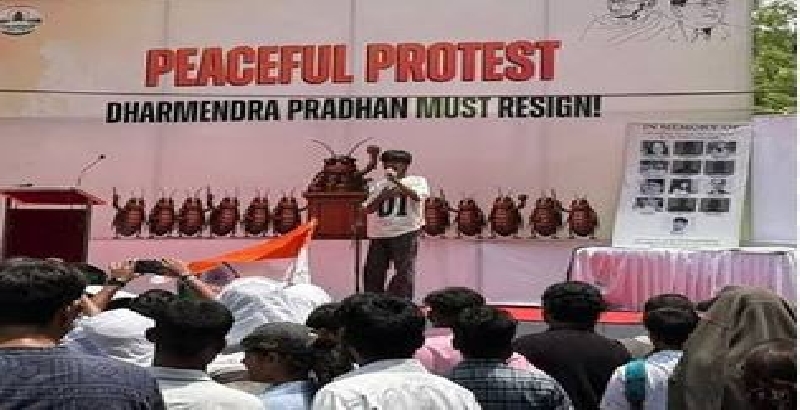 വീണ്ടും ഡൽഹി ഇളക്കിമറിച്ച് 'പാറ്റ'കൾ; തന്നെ അറസ്റ്റ് ചെയ്താലും പ്രതിഷേധം തുടരണമെന്ന് അഭിജിത്ത് ദീപ്കെ