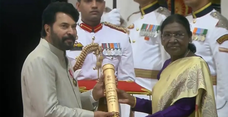 മമ്മൂട്ടി ഉള്‍പ്പെടെ അഞ്ച് മലയാളികള്‍ പത്മ പുരസ്‌ക്കാരം ഏറ്റുവാങ്ങി