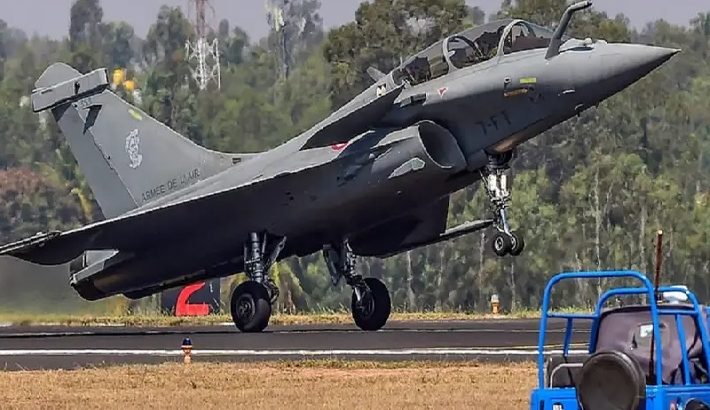 റഫാൽ യുദ്ധവിമാനങ്ങൾ തകർത്തെന്ന പാക്കിസ്ഥാൻ വാദം പൊളിഞ്ഞു; 36 വിമാനങ്ങളും സേവനത്തിലുണ്ടെന്ന് ഐ.എ.എഫ് രേഖ റഫാൽ യുദ്ധവിമാനങ്ങൾ തകർത്തെന്ന പാക്കിസ്ഥാൻ വാദം പൊളിഞ്ഞു; 36 വിമാനങ്ങളും സേവനത്തിലുണ്ടെന്ന് ഐ.എ.എഫ് രേഖ
