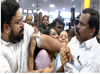 തിരുവനന്തപുരം കോർപറേഷൻ കൗൺസിൽ യോഗത്തിൽ ബിജെപി-കോൺഗ്രസ് കൈയ്യാങ്കളി
