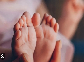 തൃശൂർ‌ ലോഡ്ജിൽ മുറിയെടുത്ത് പ്രസവം, യുവതിയും കുഞ്ഞും മരിച്ചു, ഓട്ടോ ഡ്രൈവർ കസ്റ്റഡിയിൽ