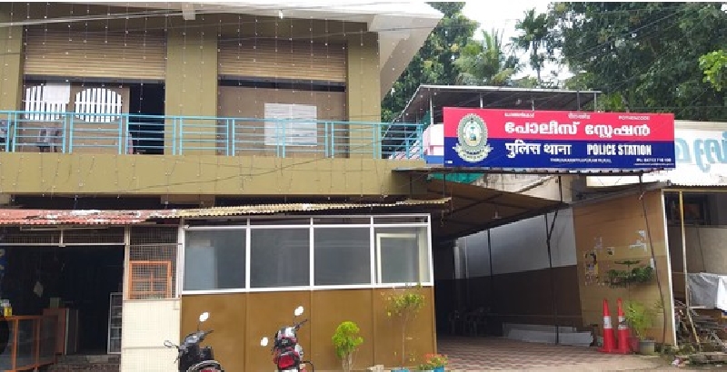 മകളെ പീഡിപ്പിക്കാൻ ശ്രമിച്ച 40കാരന്റെ കാൽ അച്ഛൻ തല്ലിയൊടിച്ചു, പിതാവിനെ അറസ്റ്റ് ചെയ്ത പൊലീസിന് മജിസ്‌ട്രേറ്റിന്റെ വിമർശനം