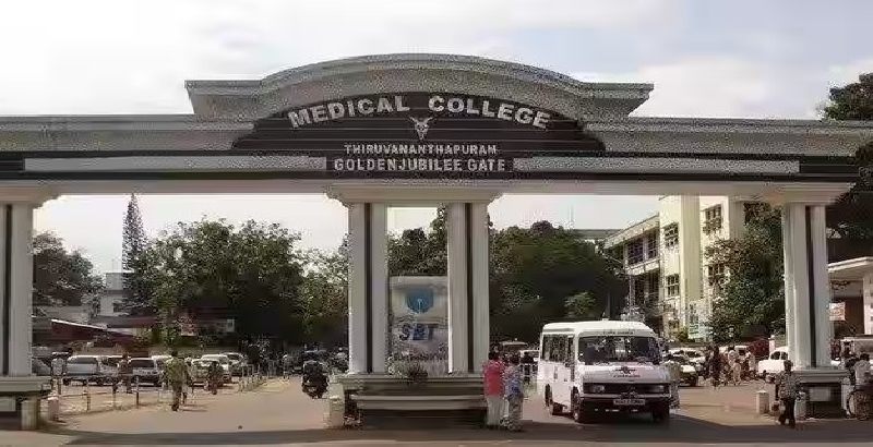 തിരുവനന്തപുരം മെഡിക്കൽ കോളജിൽ രോഗികൾ തറയിൽ കിടക്കുന്നത് ഒഴിവാക്കാൻ ഇടപെടലുമായി ആരോഗ്യവകുപ്പ്