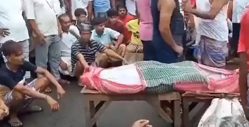 ബംഗാളില്‍ 12 വയസുകാരിയുടെ മൃതദേഹം കുളത്തില്‍; ഒരാളെ ആള്‍ക്കൂട്ടം മര്‍ദിച്ച് കൊന്നു