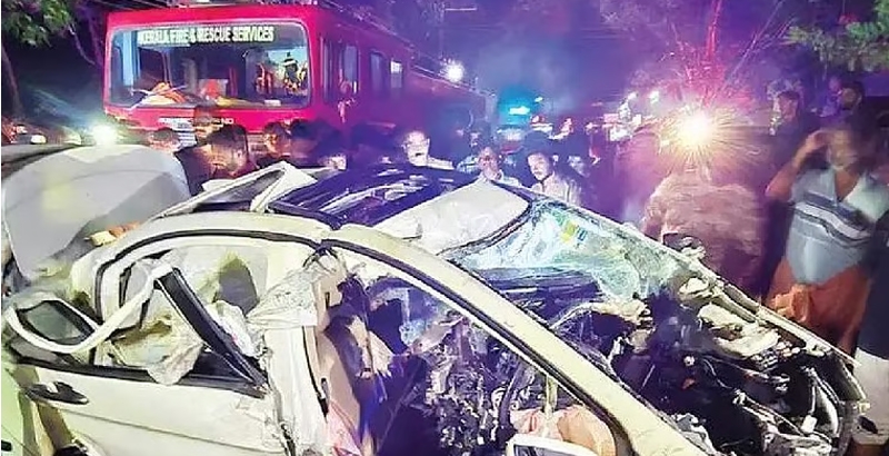 നിയന്ത്രണംവിട്ട കാര്‍ മരത്തിലിടിച്ച് നാലുപേര്‍ മരിച്ചു
