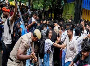 സോനം വാങ്ചുക്കിന്റെ ഭാര്യയെ പൊലീസ് മര്‍ദ്ദിച്ചെന്ന് സി ജെ പി; ആരോപണം തള്ളി ഡല്‍ഹി പൊലീസ്