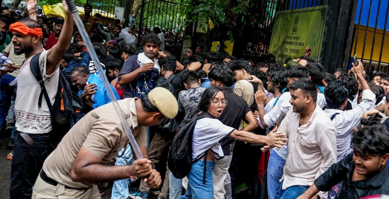 സോനം വാങ്ചുക്കിന്റെ ഭാര്യയെ പൊലീസ് മര്‍ദ്ദിച്ചെന്ന് സി ജെ പി; ആരോപണം തള്ളി ഡല്‍ഹി പൊലീസ്