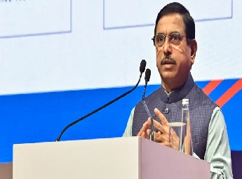 വിദ്യാഭ്യാസ മന്ത്രാലയത്തിന്റെ അധിക ചുമതല പ്രഹ്ലാദ് ജോഷിക്ക്