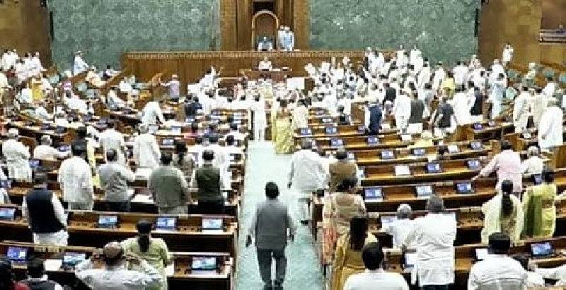 പരീക്ഷാ ഭേദഗതി ബില്ലിൽ ലോക്സഭയിൽ ചർച്ച തുടങ്ങി; പ്രധാനമന്ത്രിയും ആഭ്യന്തര മന്ത്രിയും സഭയിലില്ലാത്തതിനെ ചോദ്യം ചെയ്ത് കെ.സി വേണുഗോപാൽ