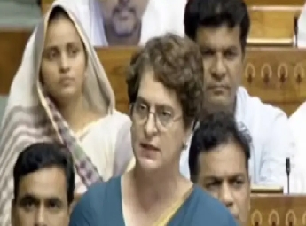 'ഗോമൂത്ര വിദഗ്ധൻ' പരാമർശം: പ്രിയങ്ക ഗാന്ധിക്കെതിരെ 215 അക്കാദമിക് വിദഗ്ധരുടെ തുറന്ന കത്ത്