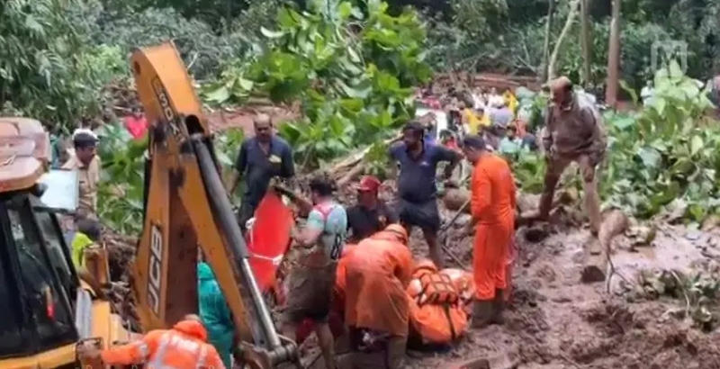 കോട്ടയത്തും ഇടുക്കിയിലും പത്തനംതിട്ടയിലും ഉരുള്‍പൊട്ടല്‍; രണ്ടുപേര്‍ മരിച്ചു