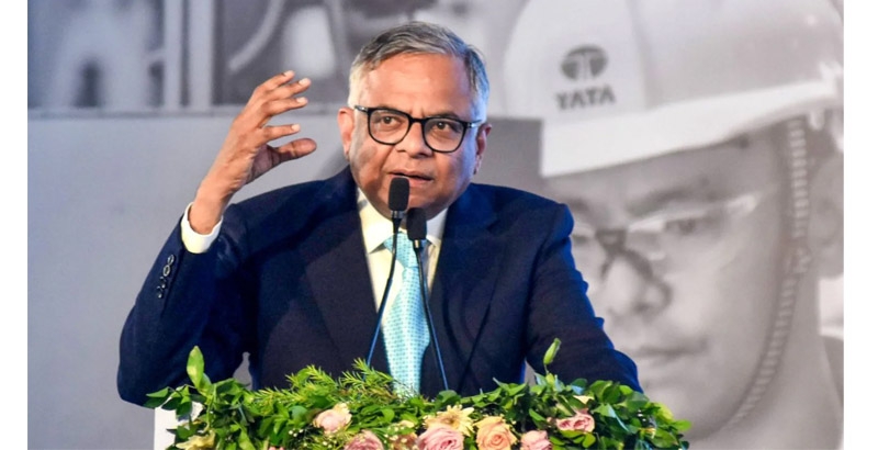 ടാറ്റയിൽ നേതൃമാറ്റം; ചന്ദ്രശേഖരന്റെ പിന്മാറ്റത്തിന് പിന്നിൽ എന്ത്?