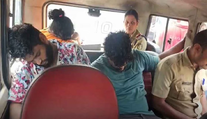പാലക്കാട് വന് ലഹരിവേട്ട; ഒരു കോടി രൂപയുടെ ലഹരിവസ്തുക്കളുമായി ദമ്പതികളടക്കം മൂന്നുപേര് പിടിയില് പാലക്കാട് വന് ലഹരിവേട്ട; ഒരു കോടി രൂപയുടെ ലഹരിവസ്തുക്കളുമായി ദമ്പതികളടക്കം മൂന്നുപേര് പിടിയില്