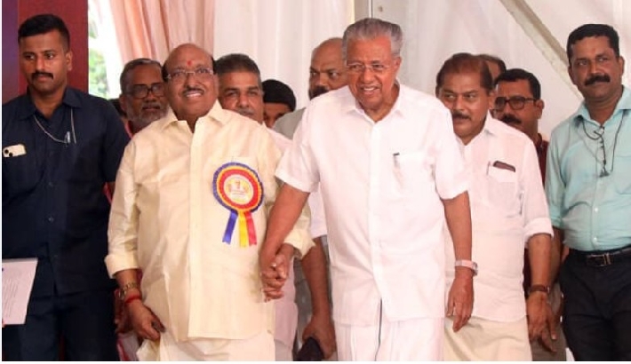 പിണറായി വിജയൻ പൊക്കിക്കൊണ്ടു നടന്ന വെള്ളാപ്പള്ളിയെ ഇപ്പോൾ സിപിഎമ്മിന് വേണ്ട; വർഗീയവാദി പരാമർശം തുടരുമോ, അതോ പിണറായി വീണ്ടും സംരക്ഷണം ഒരുക്കുമോ? പിണറായി വിജയൻ പൊക്കിക്കൊണ്ടു നടന്ന വെള്ളാപ്പള്ളിയെ ഇപ്പോൾ സിപിഎമ്മിന് വേണ്ട; വർഗീയവാദി പരാമർശം തുടരുമോ, അതോ പിണറായി വീണ്ടും സംരക്ഷണം ഒരുക്കുമോ?