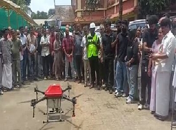 മന്ത്രിയും ഇനി ഡ്രോൺ പറപ്പിക്കും; ഡ്രോൺ പൈലറ്റ് ലൈസൻസ് നേടുന്ന ഇന്ത്യയിലെ ആദ്യ മന്ത്രിയാകാൻ ടി സിദ്ദിഖ്, വയനാട്ടിൽ നൂറോളം കർഷകർക്ക് പരിശീലനം