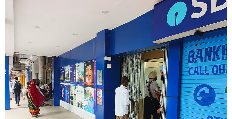 മൂന്ന് ദിവസത്തെ ബാങ്ക് പണിമുടക്ക് മാറ്റിവച്ചു; സേവനങ്ങൾ സാധാരണ നിലയിൽ
