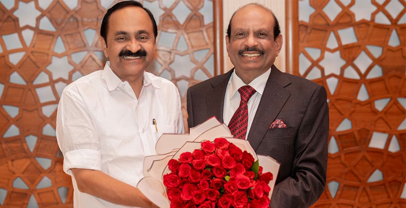 ആവശ്യമെങ്കില്‍ കേരളത്തിന് വിമാനവും ഹെലികോപ്റ്ററും നല്‍കാം; പ്രത്യുപകാരം വേണ്ട: യൂസഫലി
