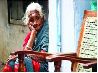 വയോജന സംരക്ഷണ ബിൽ നിയമസഭയിൽ അവതരിപ്പിച്ച് മുഖ്യമന്ത്രി; ഒരു മുതിർന്ന പൗരനും ഒറ്റയ്ക്കാകരുത്, പരിചരണം വേണ്ടവരെ കണ്ടെത്തും