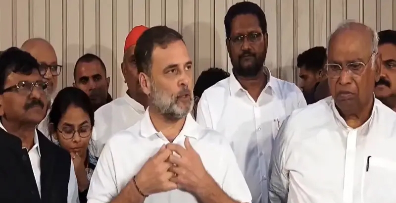 മോഡി, അമിത് ഷാ, ഗ്യാനേഷ് കുമാര്‍; ഇവര്‍ക്കു ചുറ്റും വല മുറുക്കിയെന്ന് രാഹുല്‍ ഗാന്ധി