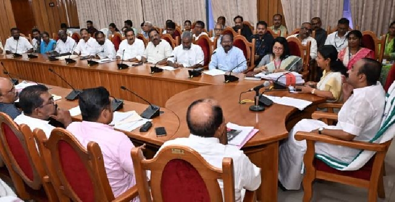 ലേബർ കോഡ് നടപ്പാക്കാൻ പ്രത്യേക സമിതി; 10 ദിവസത്തിനകം റിപ്പോർട്ട് സമർപ്പിക്കാൻ നിർദേശം